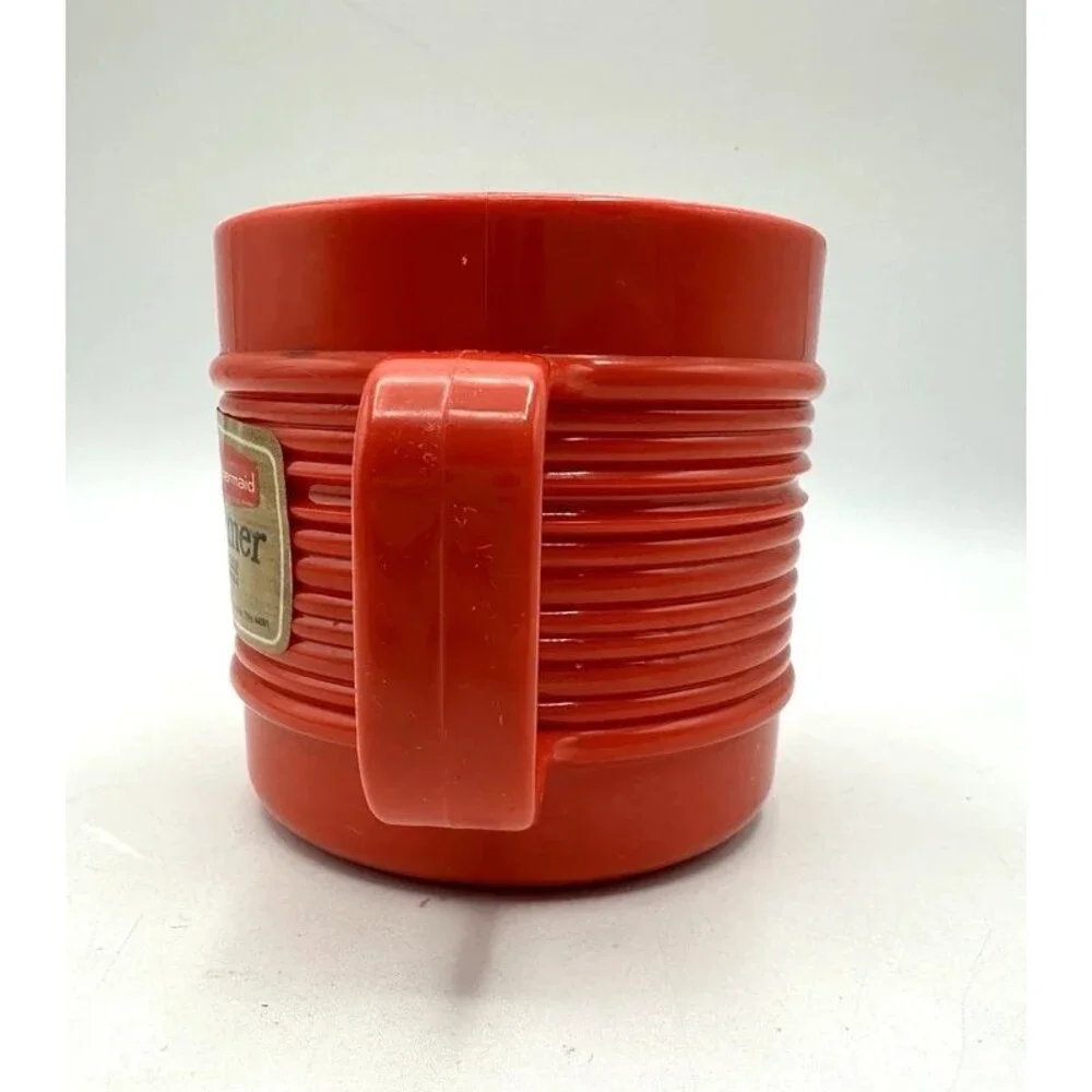 N/A vintage rubbermaid